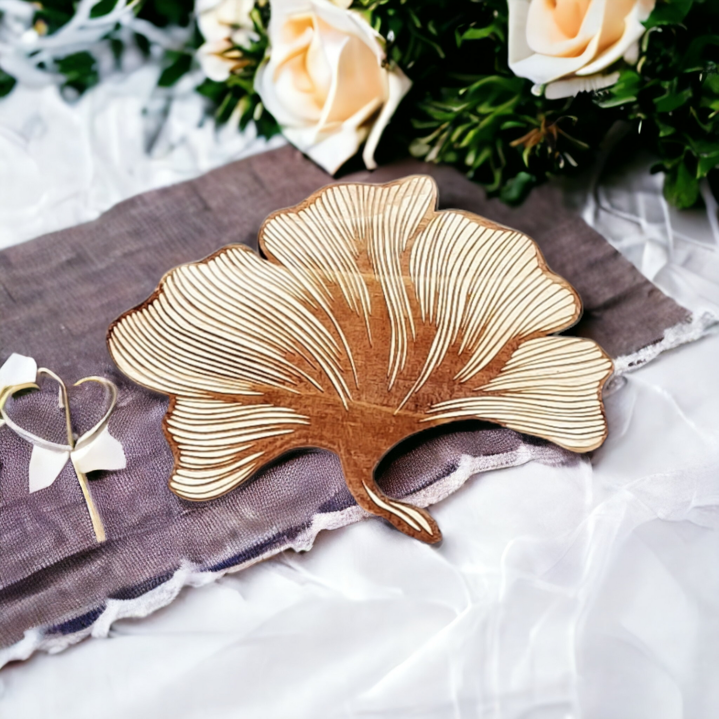 Pot Holder Ginkgo Leaf - Nature - Wood - Handmade Gift - Housewarming - Wood Kitchenware