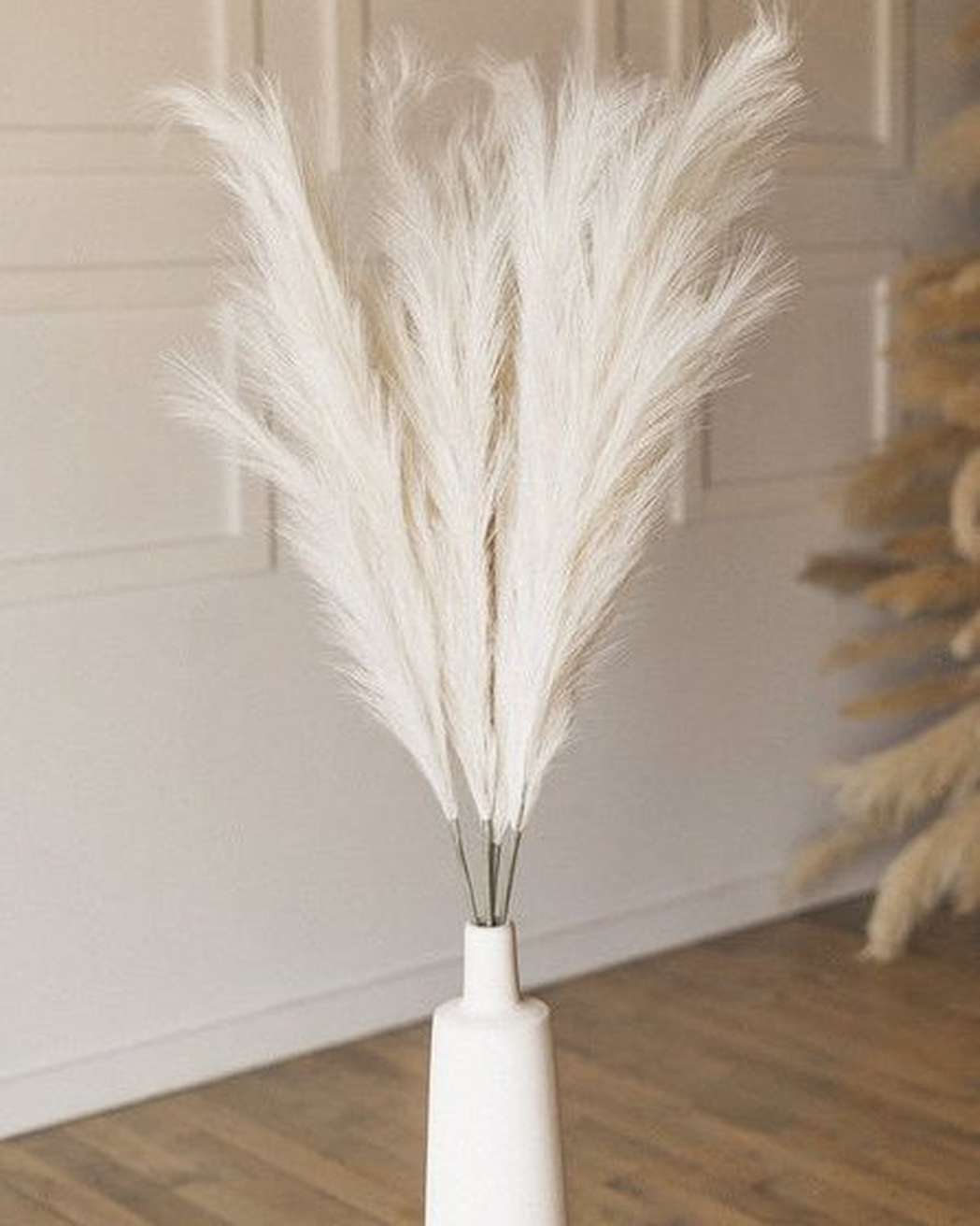 Anadem Home 5 Artificial Black Pampas Grass Stems | 18 Small Faux Pampas  Grass Decor and Vase Filler | Non-Shedding Artificial Flowers, Fake Plants